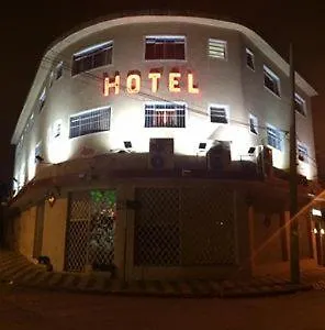 Отель Hotel Guarulhos, Гуарульюс